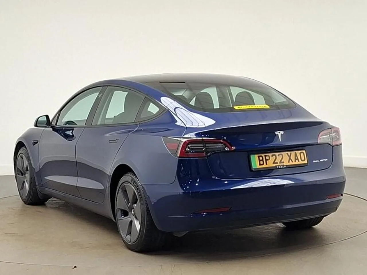 Tesla Model 3 2022 photo 2