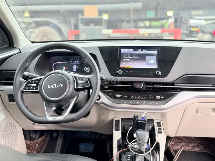 Kia Carens photo 2