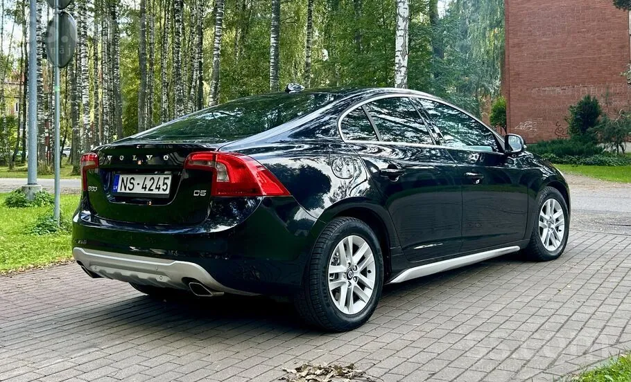 Volvo S60 2010 photo 4