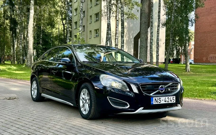 Volvo S60 2010 photo 2