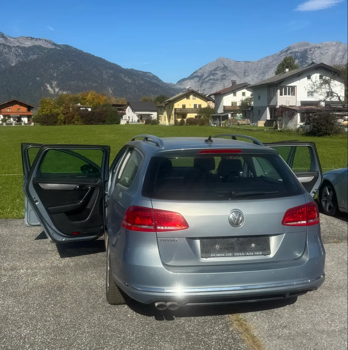 Volkswagen Passat 2011 photo 2