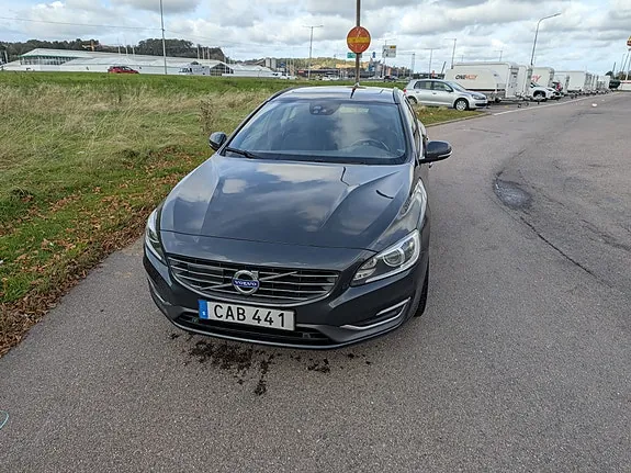 Volvo V60 2015 photo 2