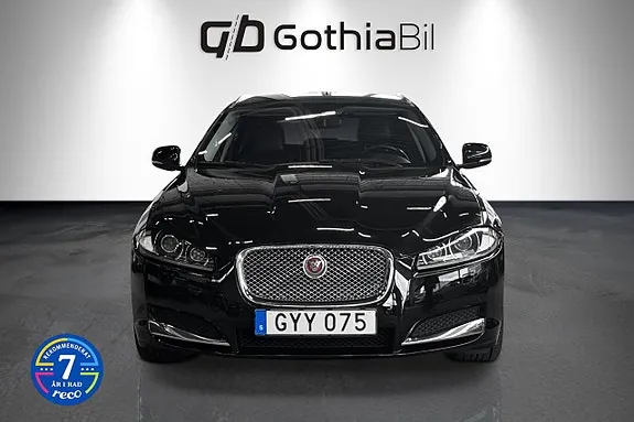 Jaguar Xf 2015 photo 2