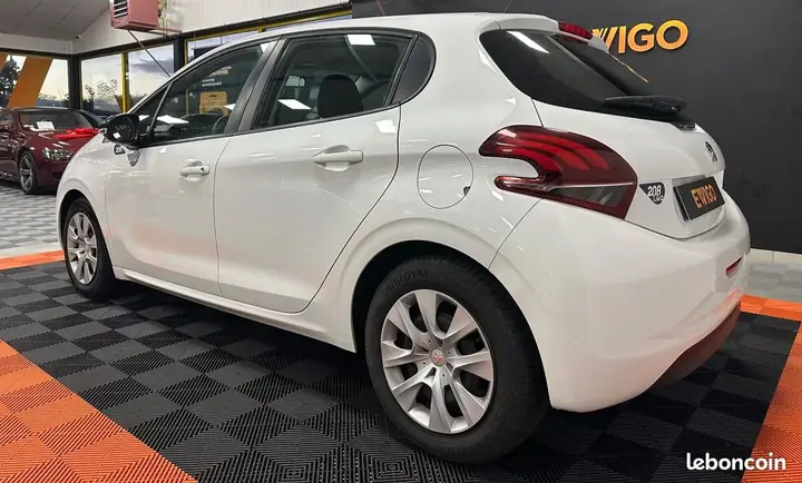 Peugeot 208 2018 photo 4