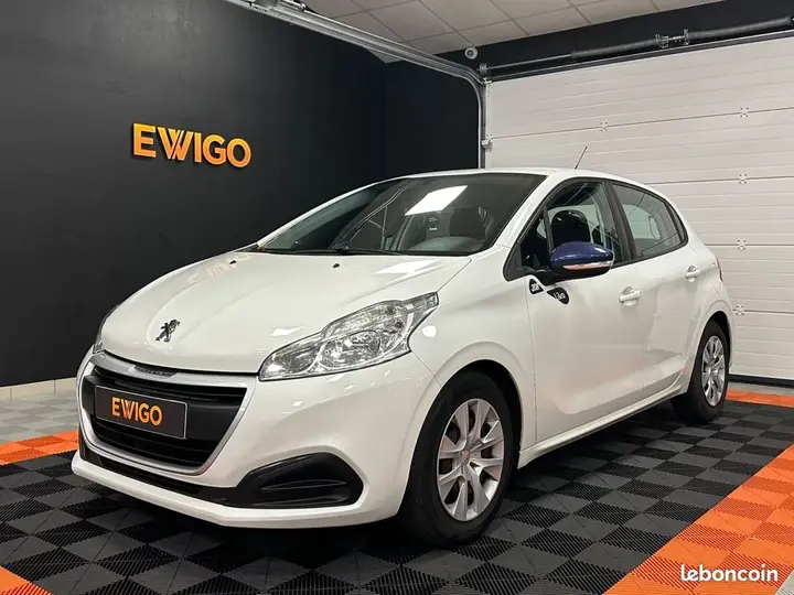 Peugeot 208 2018 photo 2