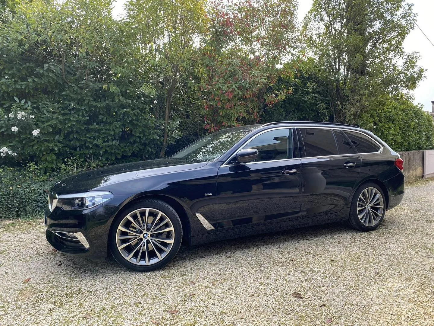 BMW 5 Series 2018 photo 2
