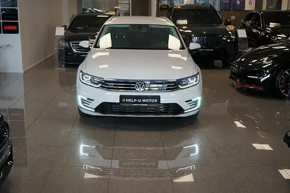 Volkswagen Passat 2018 photo 2