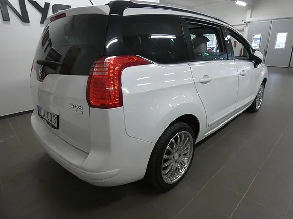 Peugeot 5008 2012 photo 5