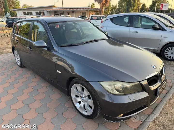 BMW 320D Touring 2007 photo 4