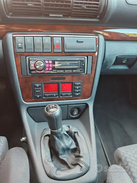 Audi A4 1997 photo 2