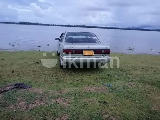 Nissan Sunny 1992 photo 4