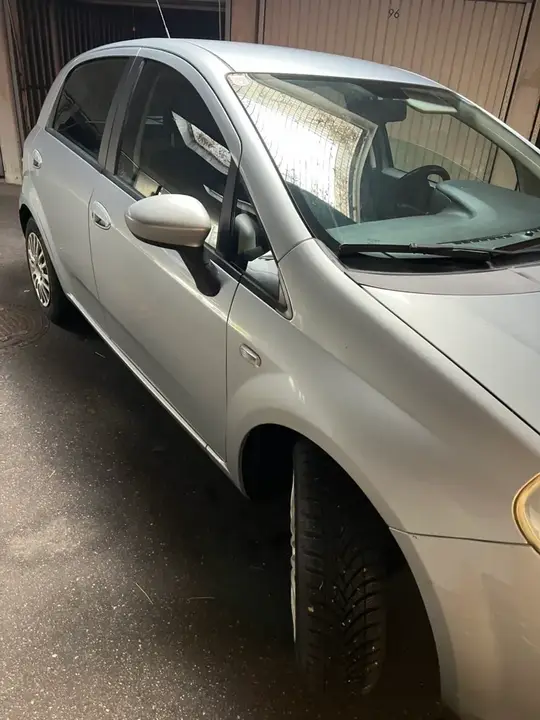 Fiat Grande Punto 2009 photo 2
