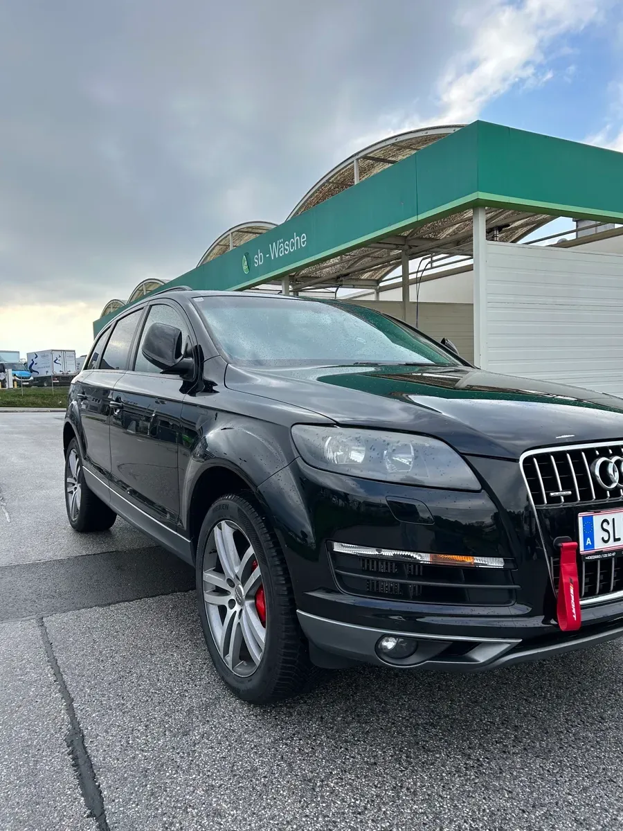 Audi Q7 2013 photo 2
