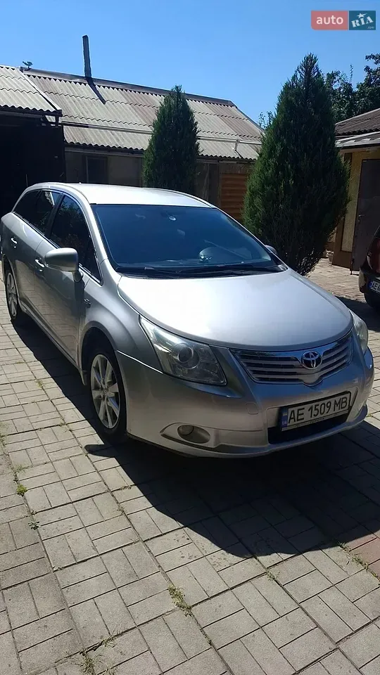 Toyota Avensis 2010 photo 2
