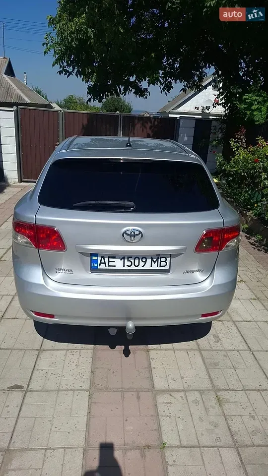 Toyota Avensis 2010 photo 4