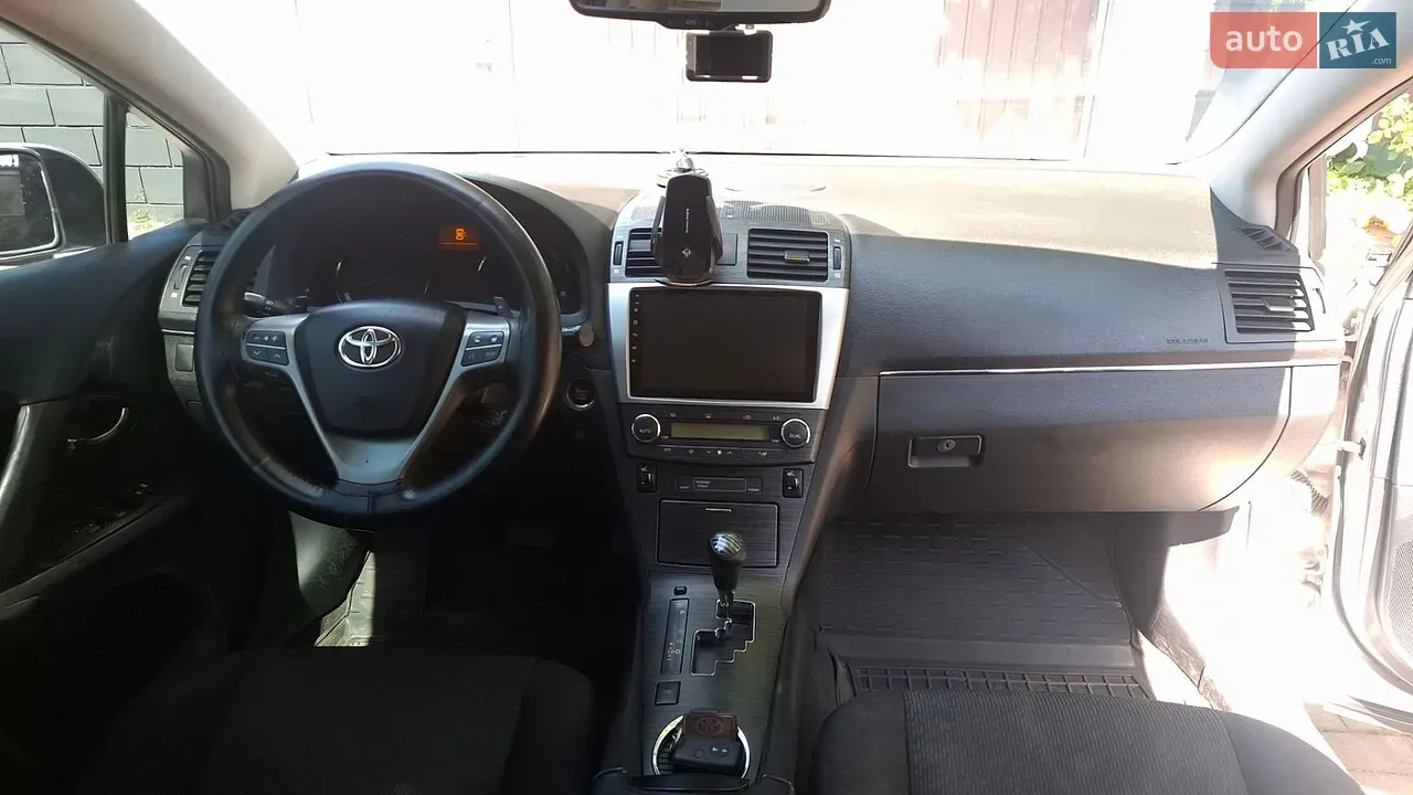 Toyota Avensis 2010 photo 5