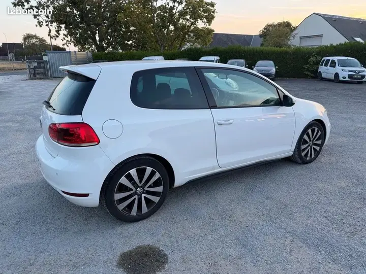 Volkswagen Golf 2011 photo 3