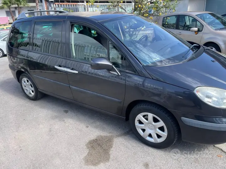 Peugeot 807