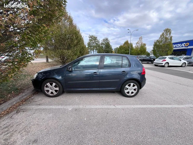 Volkswagen Golf 2005 photo 2