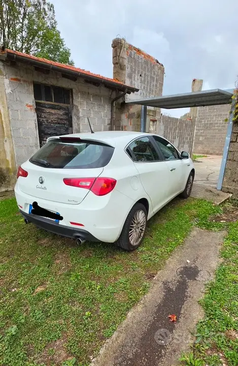 Alfa Romeo Giulietta 2013 photo 2