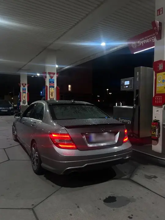 Mercedes-Benz C200