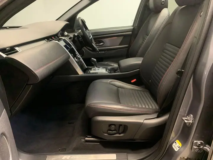Land Rover Discovery Sport 2022 photo 4