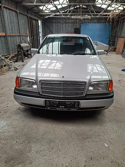 Mercedes-Benz C 220