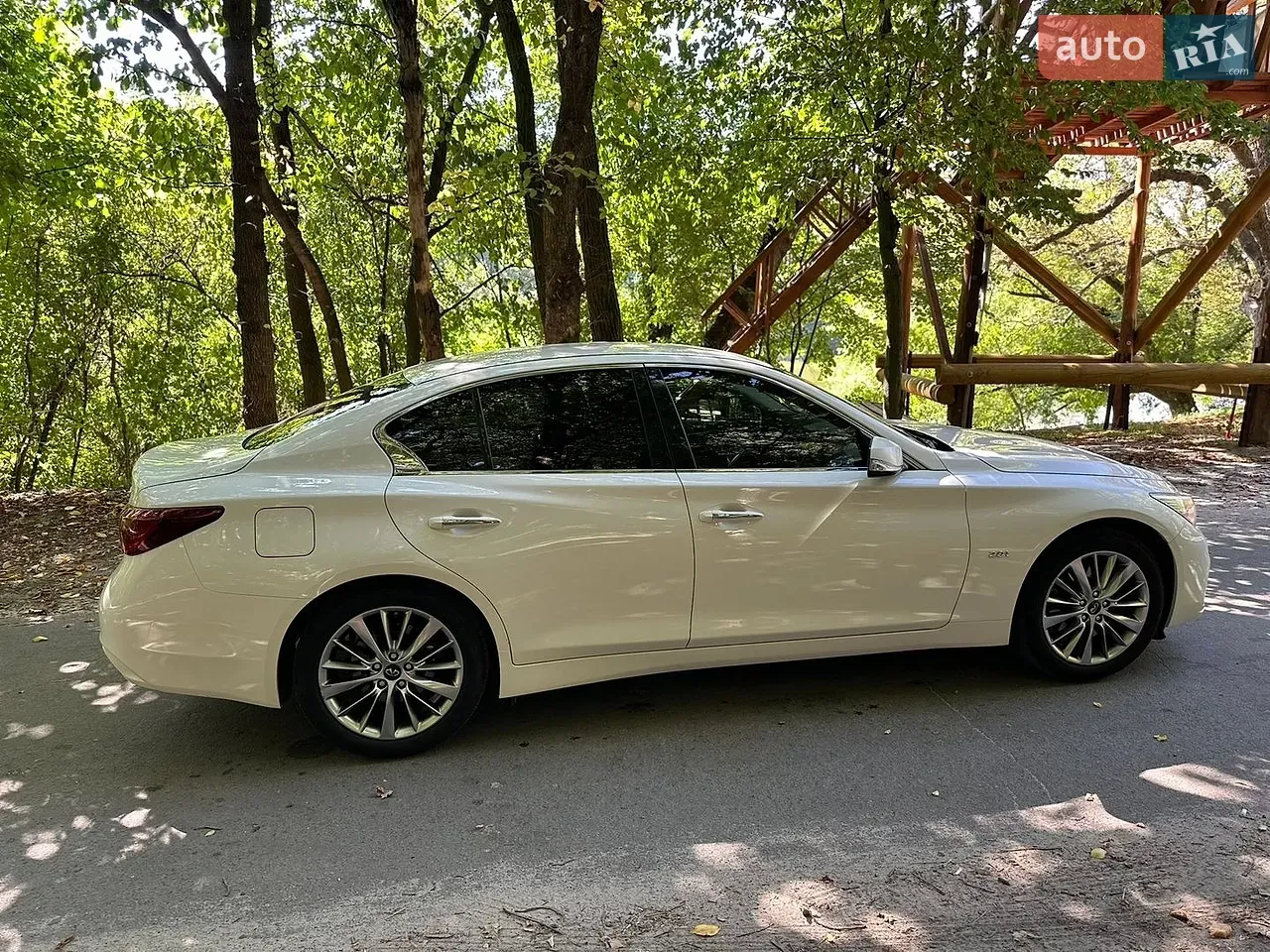 Infiniti Q50 2019 photo 2