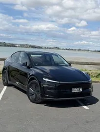Tesla Model Y 2025 photo 3