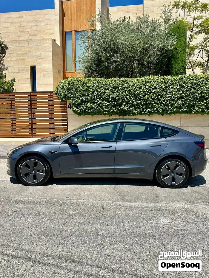 Tesla Model 3 2023 photo 4