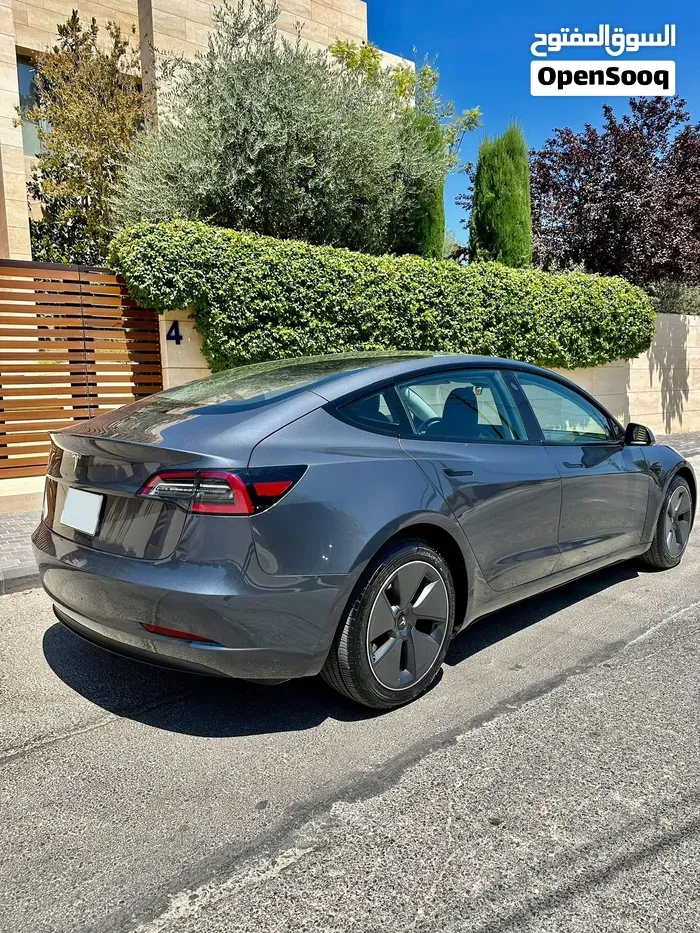 Tesla Model 3 2023 photo 3