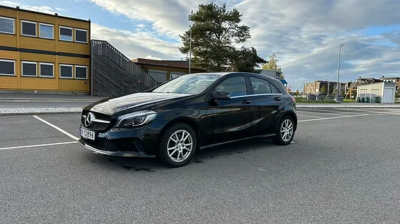 Mercedes-Benz A180 2016 photo 4