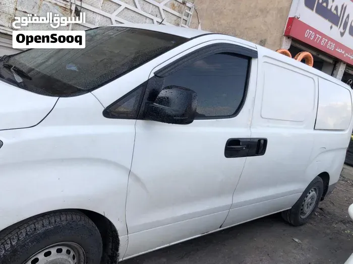 Hyundai H1 2010 photo 4