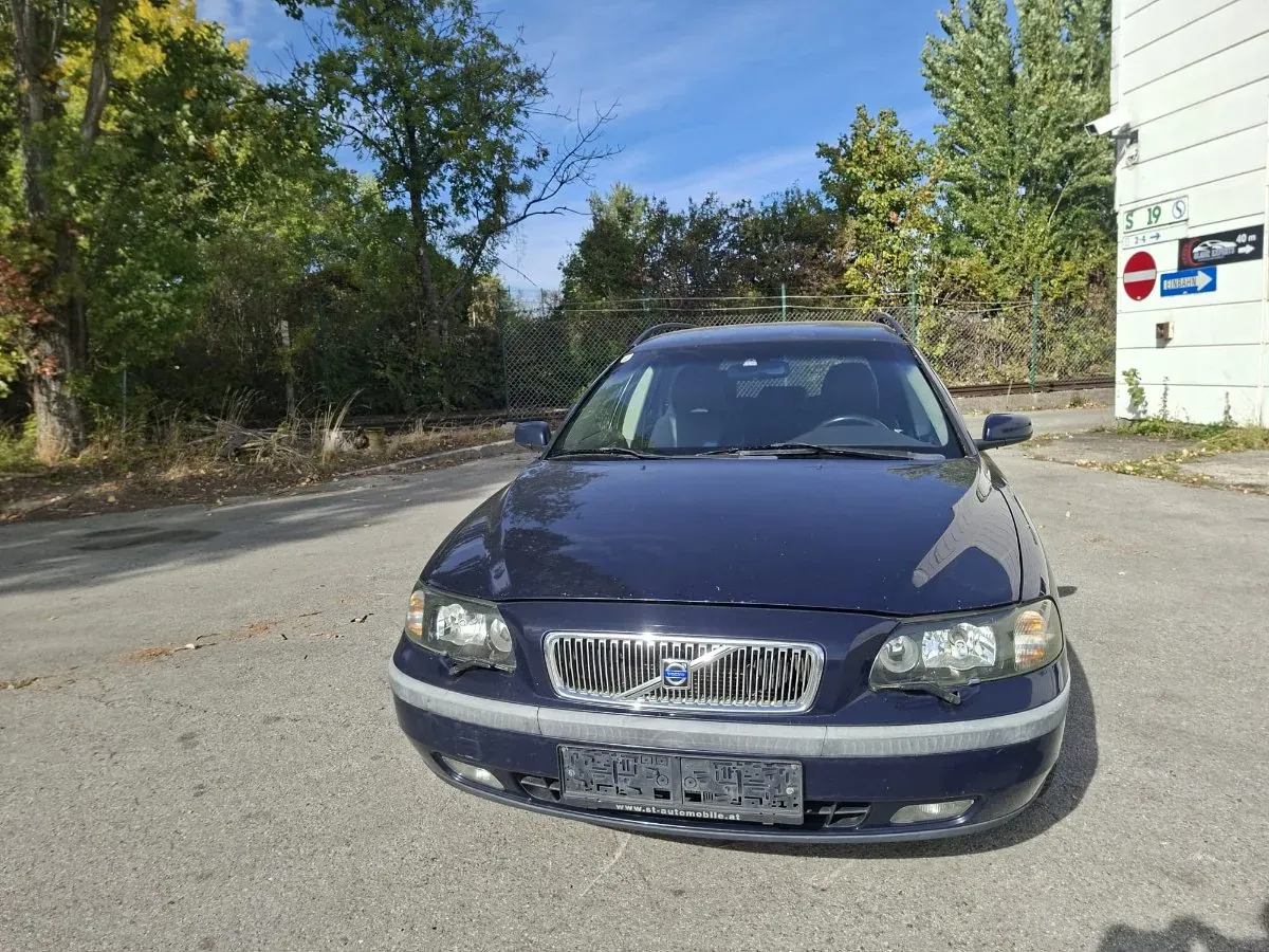 Volvo V70 2004 photo 2
