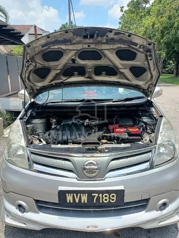 Nissan Grand Livina