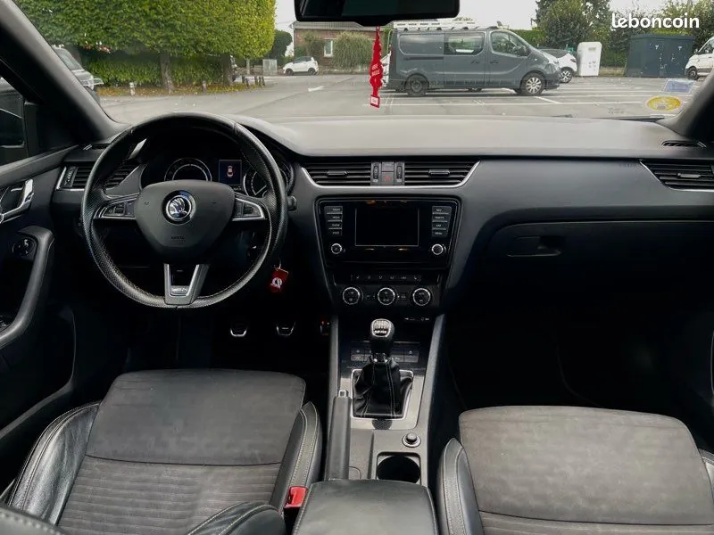 Skoda Octavia 2014 photo 2