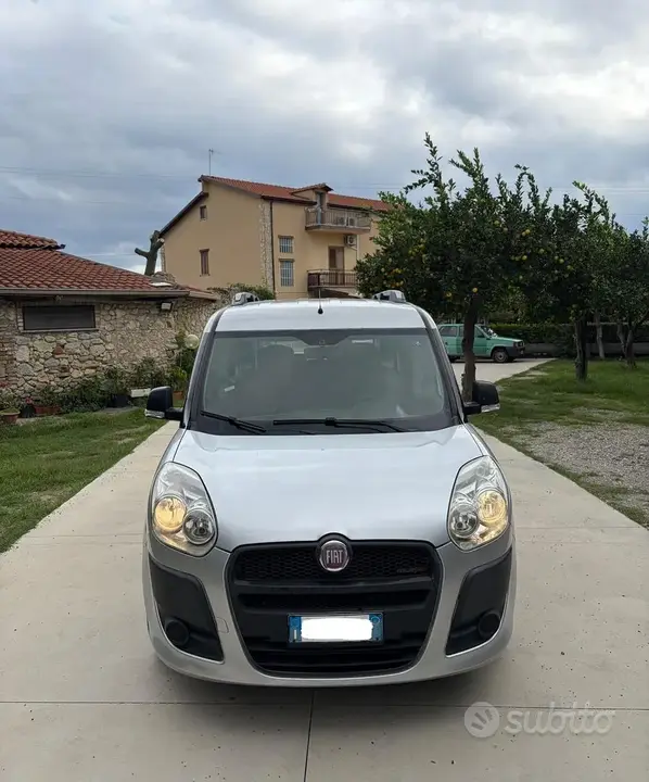 Fiat Doblo 2010 photo 2