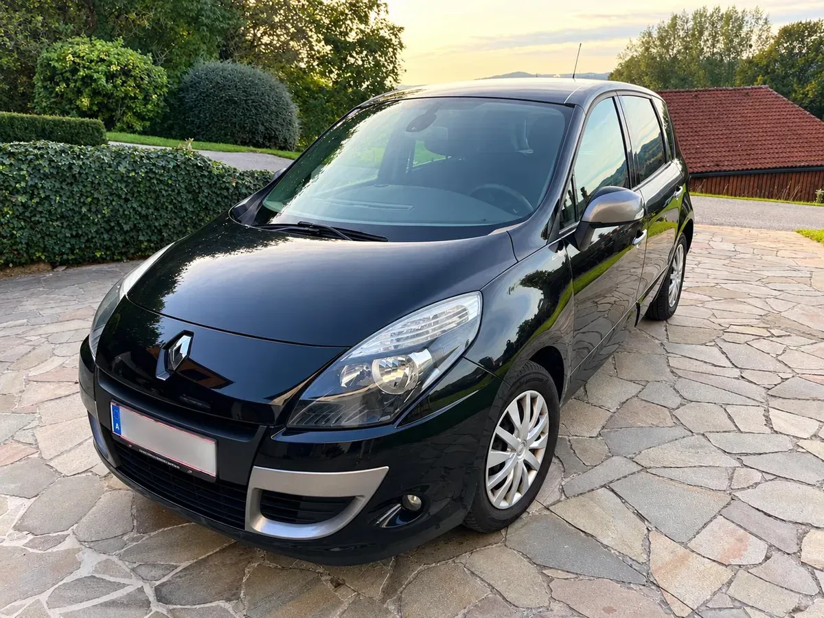 Renault Scenic 2011 photo 2