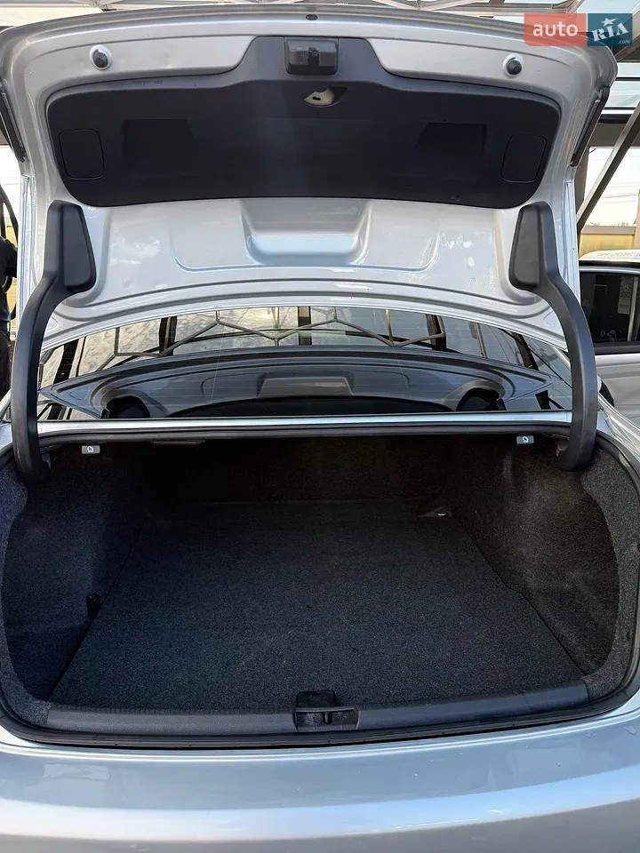 Volkswagen Passat 2012 photo 2