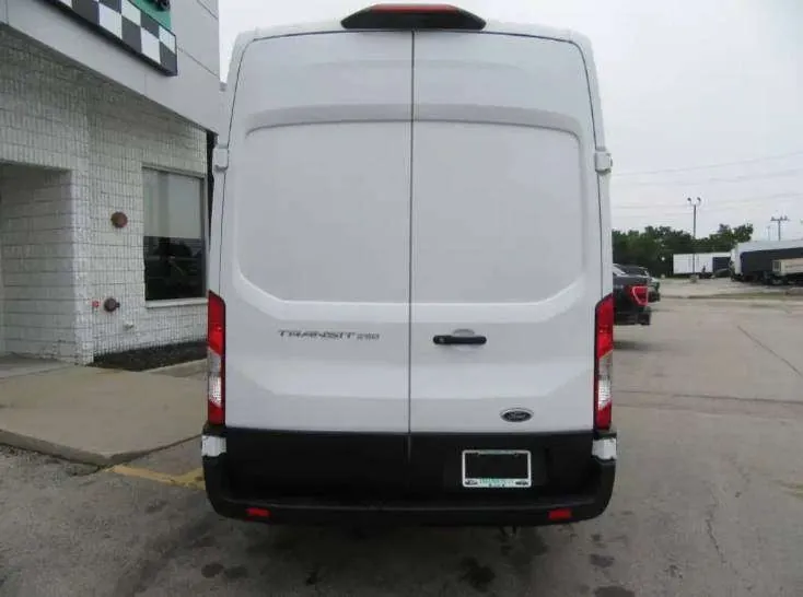 Ford Transit 2024 photo 5