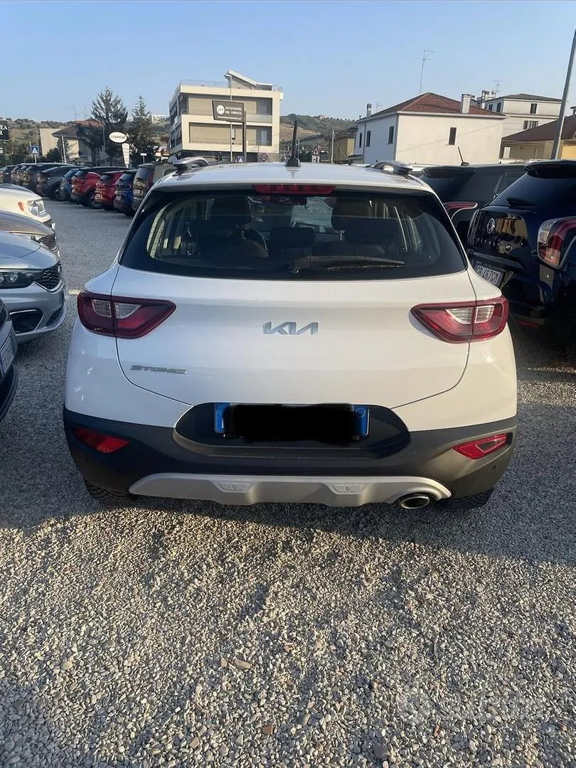 Kia Stonic 2022 photo 2
