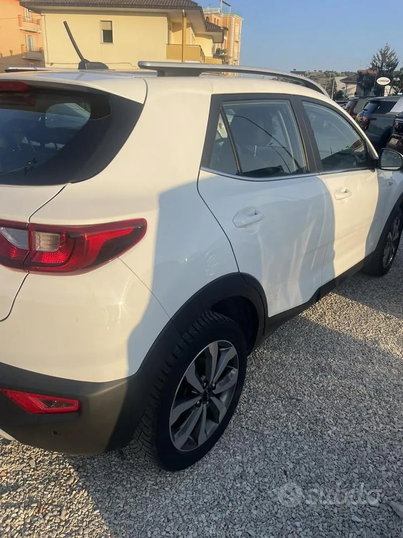 Kia Stonic 2022 photo 3