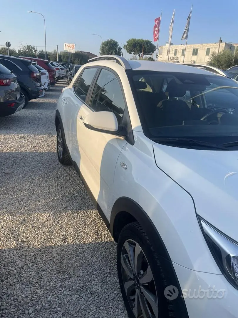 Kia Stonic 2022 photo 4