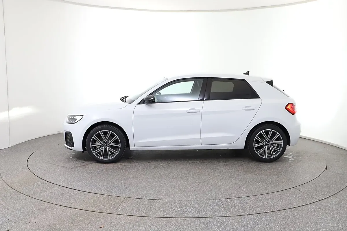 Audi A1 2026 photo 2
