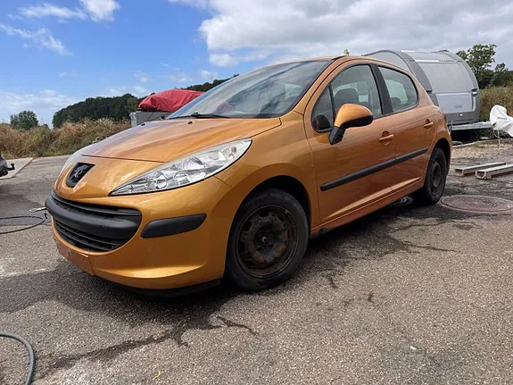 Peugeot 207 2006 photo 3