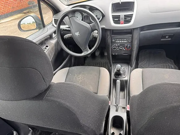 Peugeot 207 2006 photo 5