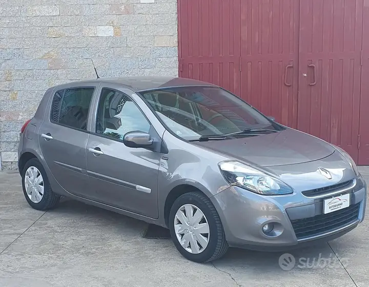 Renault Clio 2012 photo 5