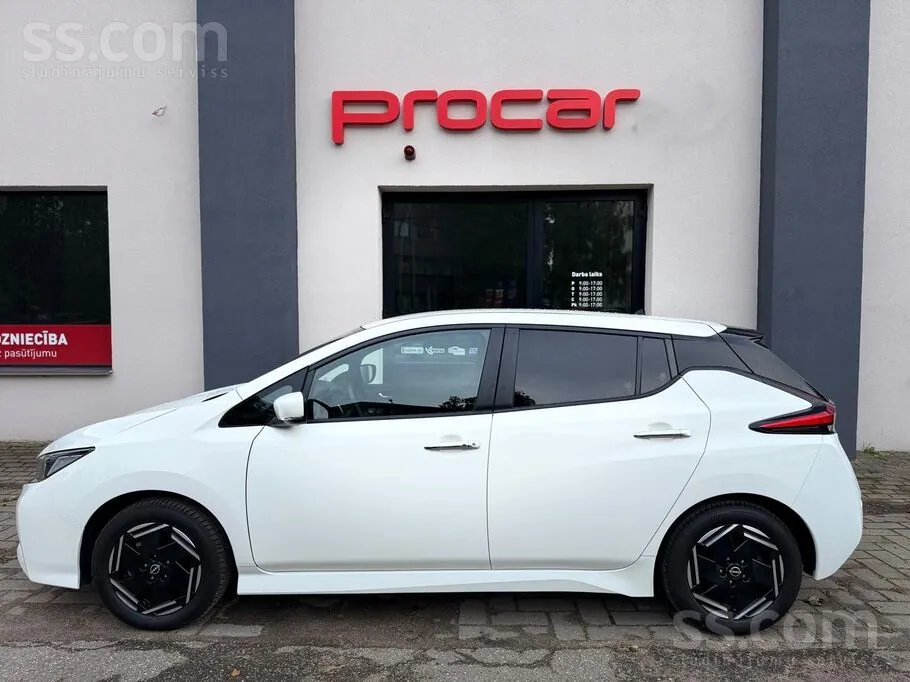 Nissan Leaf 2022 photo 2