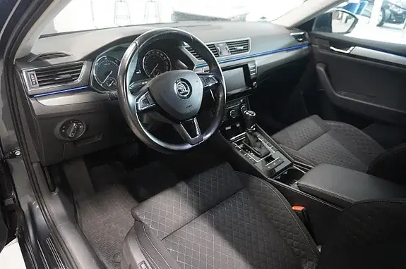 Skoda Superb 2016 photo 2