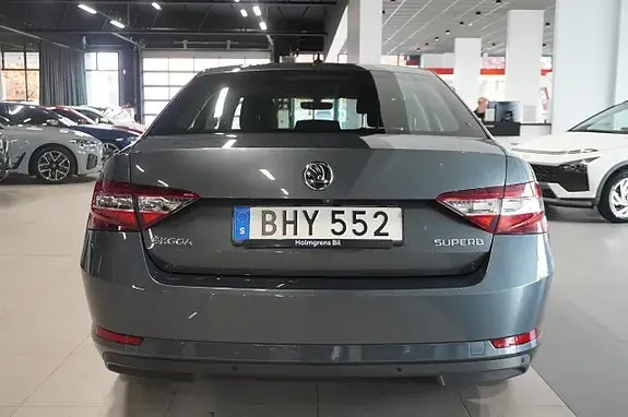 Skoda Superb 2016 photo 5